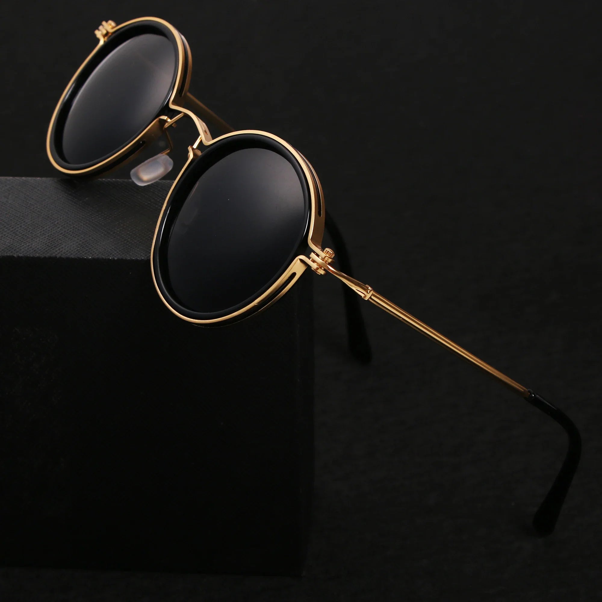Ellis | Round Metal Frame Sunglasses - view 4